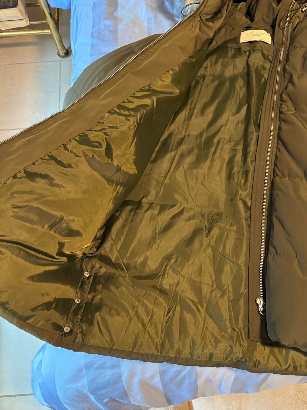 Zara Olive Green Hooded Puffer Jacket with Faux Fur Trim - Picture 4 of 7